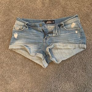 Slouchy casual jean shorts